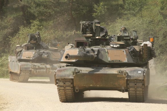 Tanky Abrams, střely Stinger: Washington dodá zbraně Tchaj-wanu za miliardy