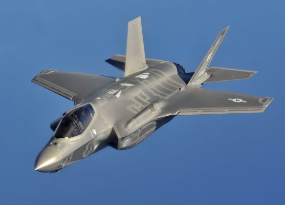 Dohodu o průmyslové spolupráci na nákupu F-35 podepsaly další tři české subjekty