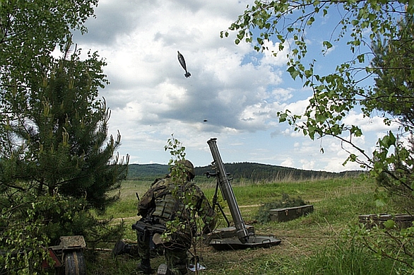 Foto: StÅ™elba ze 120mm minometu vz. 82. / 42. mpr