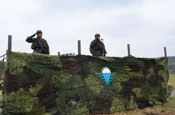 velitel 4.brigÃ¡dy rychlÃ©ho nasazenÃ­ plukovnÃ­k Miroslav HlavÃ¡Ä pÅ™i motivaÄnÃ­m proslovu k jednotkÃ¡m