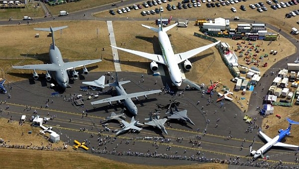 Foto: Farnborough International Airshow; ilustrační foto / Flickr/ Max Montagut 